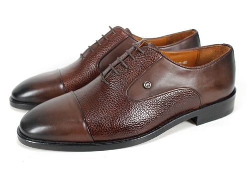 Мъжки елегантни обувки от кафява естествена кожа с гладка и шагренена текстура