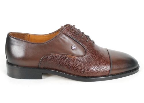 Мъжки елегантни обувки от кафява естествена кожа с гладка и шагренена текстура