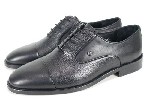 мъжки официални обувки от черна естествена кожа с комбинация от гладка и релефна шагренена кожа