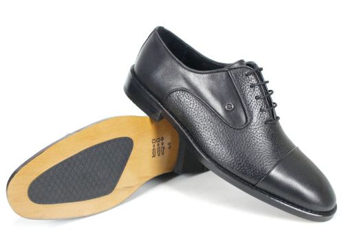 мъжки официални обувки от черна естествена кожа с комбинация от гладка и релефна шагренена кожа