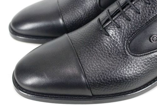 мъжки официални обувки от черна естествена кожа с комбинация от гладка и релефна шагренена кожа