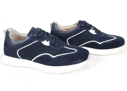 мъжки сникърси от тъмносин велур с бели акценти и спортно ходило