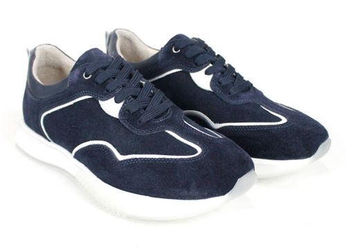 мъжки сникърси от тъмносин велур с бели акценти и спортно ходило