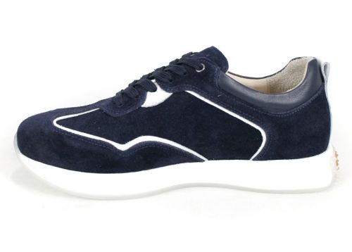 мъжки сникърси от тъмносин велур с бели акценти и спортно ходило
