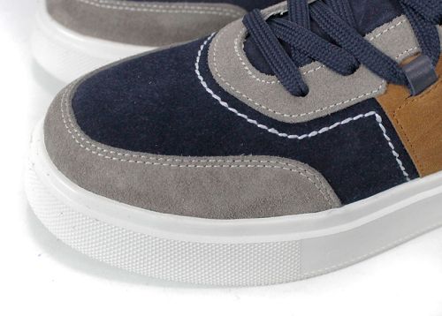 мъжки сникърси тъмносин велур с бежови и оранжеви акценти, бяло спортно ходило