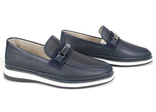 мъжки мокасини от тъмносиня перфорирана естествена кожа с бяло ходило