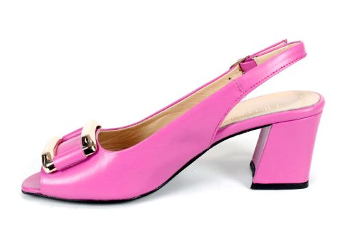 Изглед в профил на сандала Nebbia della Foresta, показващ линията на тока