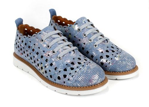 Перфорирани обувки от естествена кожа в синьо – изглед отпред