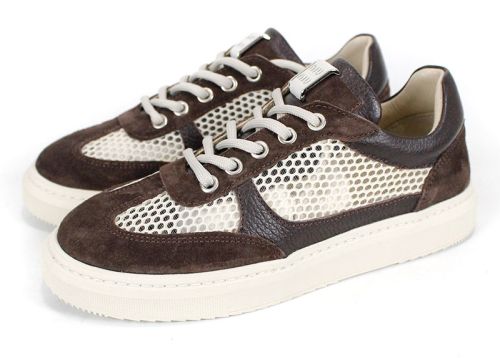  Изглед в профил на дамски сникърс с естествени материали