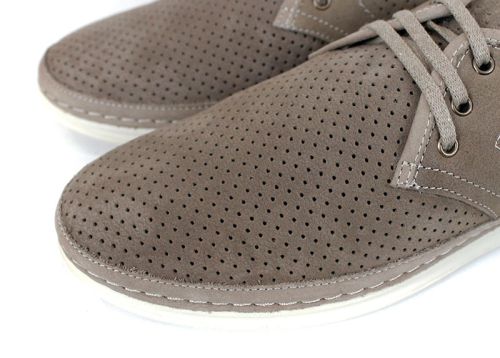 Детайл на горната част от естествен набук