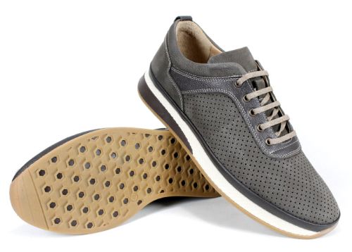 Обувки със спортна подметка – подметка изглед