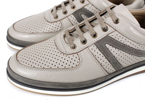 Детайли от лицевата част и връзките на Valerio