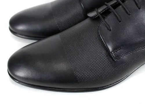 мъжки официални обувки CLASSIC, детайл на лазерната текстура