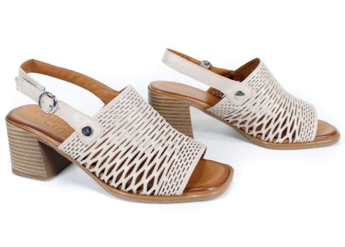 дамски сандали на ток таупе естествена кожа