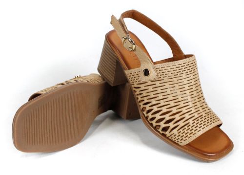 комфортни кожени сандали на среден ток