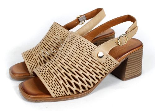 елегантни летни сандали от естествена кожа