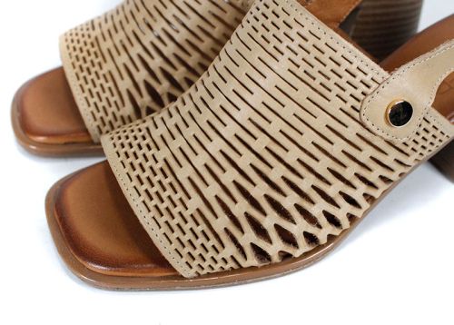 дамски обувки на ток с перфорация