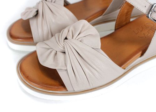 Pantofi casual dama din piele naturala cu imprimeu floral - model Luna