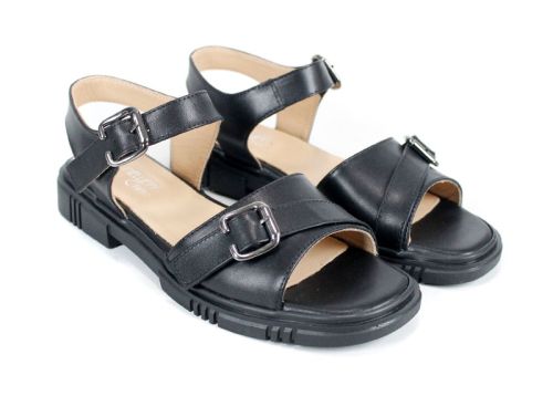 дамски сандали от естествена кожа Dalia в черно с двойна метална катарама и черно ниско ходило