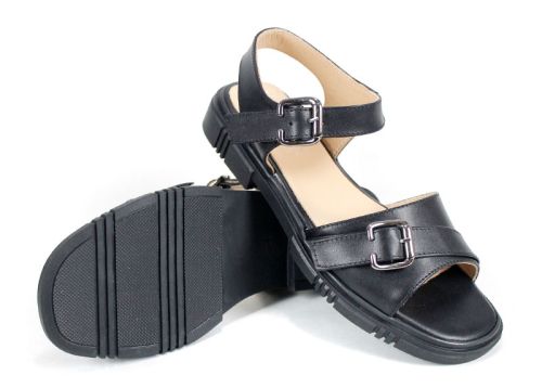 дамски сандали от естествена кожа Dalia в черно с двойна метална катарама и черно ниско ходило