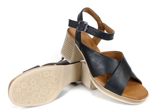 Noir Grace – Дамски сандали от естествена кожа в черно | Среден ток и класическа елегантност