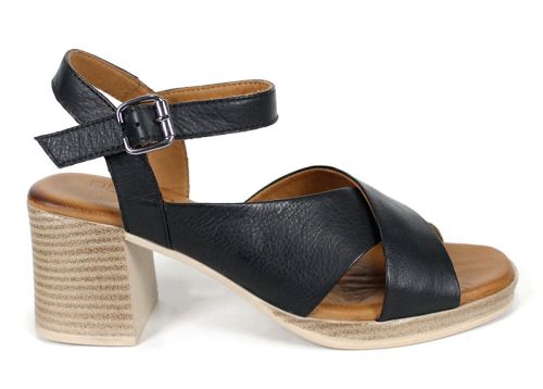 Noir Grace – Дамски сандали от естествена кожа в черно | Среден ток и класическа елегантност