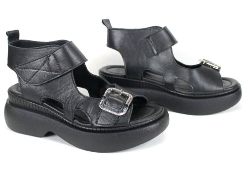 Sandale de damă Luna Forte din piele naturală, cu platformă neagră și cataramă.