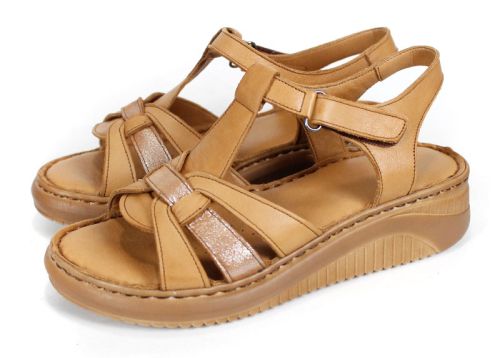 Sandale de damă Luma Linea din piele naturală maro deschis, cu talpă cusută și ușoară.