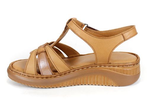 Sandale de damă Luma Linea din piele naturală maro deschis, cu talpă cusută și ușoară.