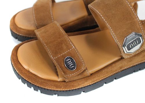 дамски сандали от светлокафяв велур Senso Forte