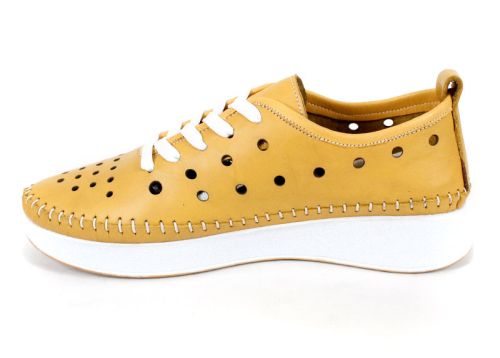 Дамски летни обувки Magia Notturna от жълта естествена кожа с перфорации