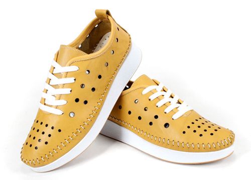 Дамски летни обувки Magia Notturna от жълта естествена кожа с перфорации