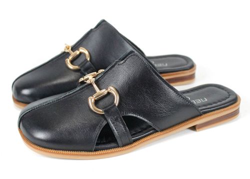 Дамски черни чехли от естествена кожа Luna Piena с ниско ходило и златист аксесоар