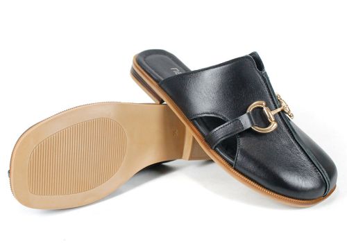 Дамски черни чехли от естествена кожа Luna Piena с ниско ходило и златист аксесоар