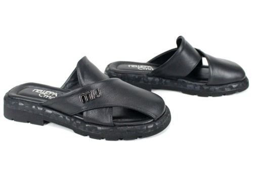 Дамски чехли от естествена кожа в черно Notte Viva с нестандартна визия