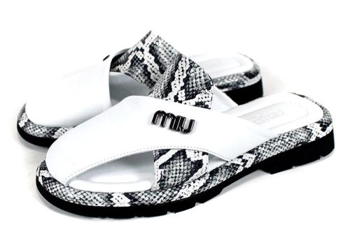 Дамски чехли от бяла естествена кожа със змийски принт – модел Notte Viva