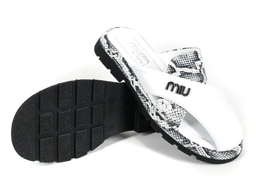 Дамски чехли от бяла естествена кожа със змийски принт – модел Notte Viva