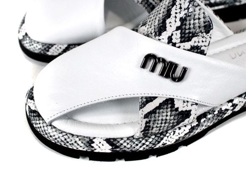 Дамски чехли от бяла естествена кожа със змийски принт – модел Notte Viva