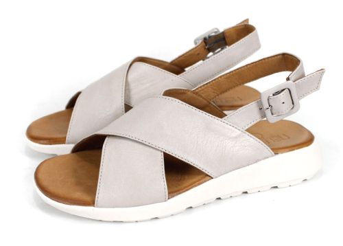 Дамски сандали от естествена кожа Silva Chiara в сиво-бежов цвят с кръстосани ленти и бяло ниско ходило