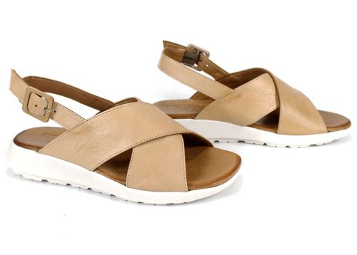 Дамски сандали от естествена кожа Silva Chiara – цвят капучино, с ниско бяло ходило и регулируема каишка
