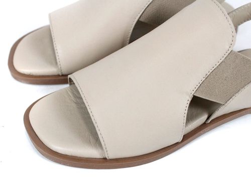 дамски ниски сандали от естествена кожа в бежов цвят Penta Koko