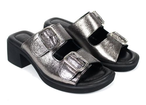 Дамски чехли Brilla Doppia от естествена кожа в цвят платина с ток