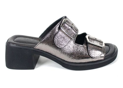 Дамски чехли Brilla Doppia от естествена кожа в цвят платина с ток