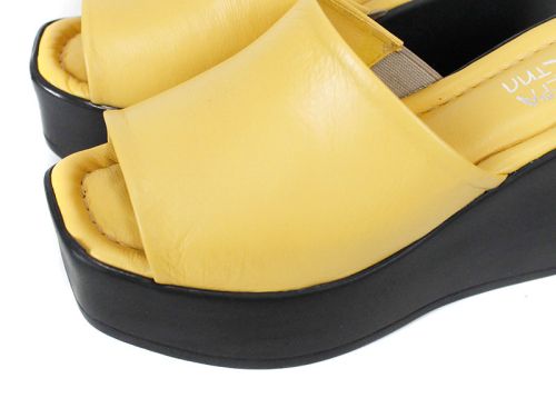 Saboți damă Magia Notturna galben – piele naturală cu platformă neagră