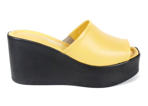 Saboți damă Magia Notturna galben – piele naturală cu platformă neagră