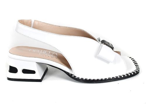 бели дамски сандали Lucia Forte от естествена кожа с панделка и геометричен ток