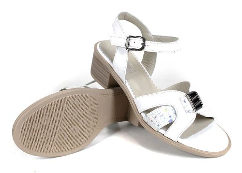 Дамски бели сандали Savana Chic от естествена кожа с декоративен детайл