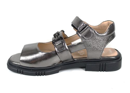 Sandale damă Urban Pulse platina din piele naturală cu velcro și talpă joasă neagră.