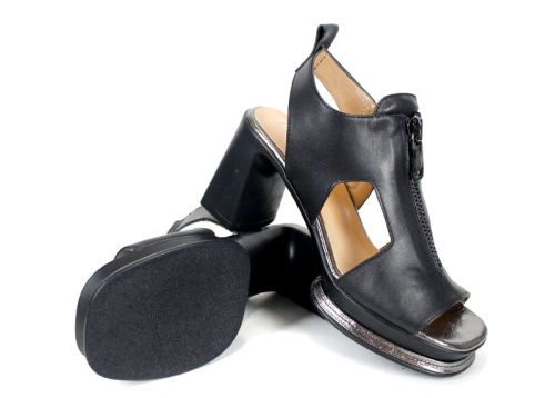 Дамски сандали Lucia Nero с цип и висок ток