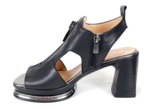 Дамски сандали Lucia Nero с цип и висок ток